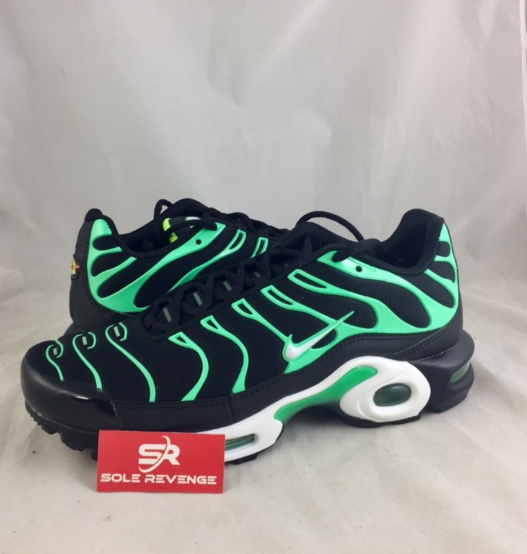 nike tn green and black